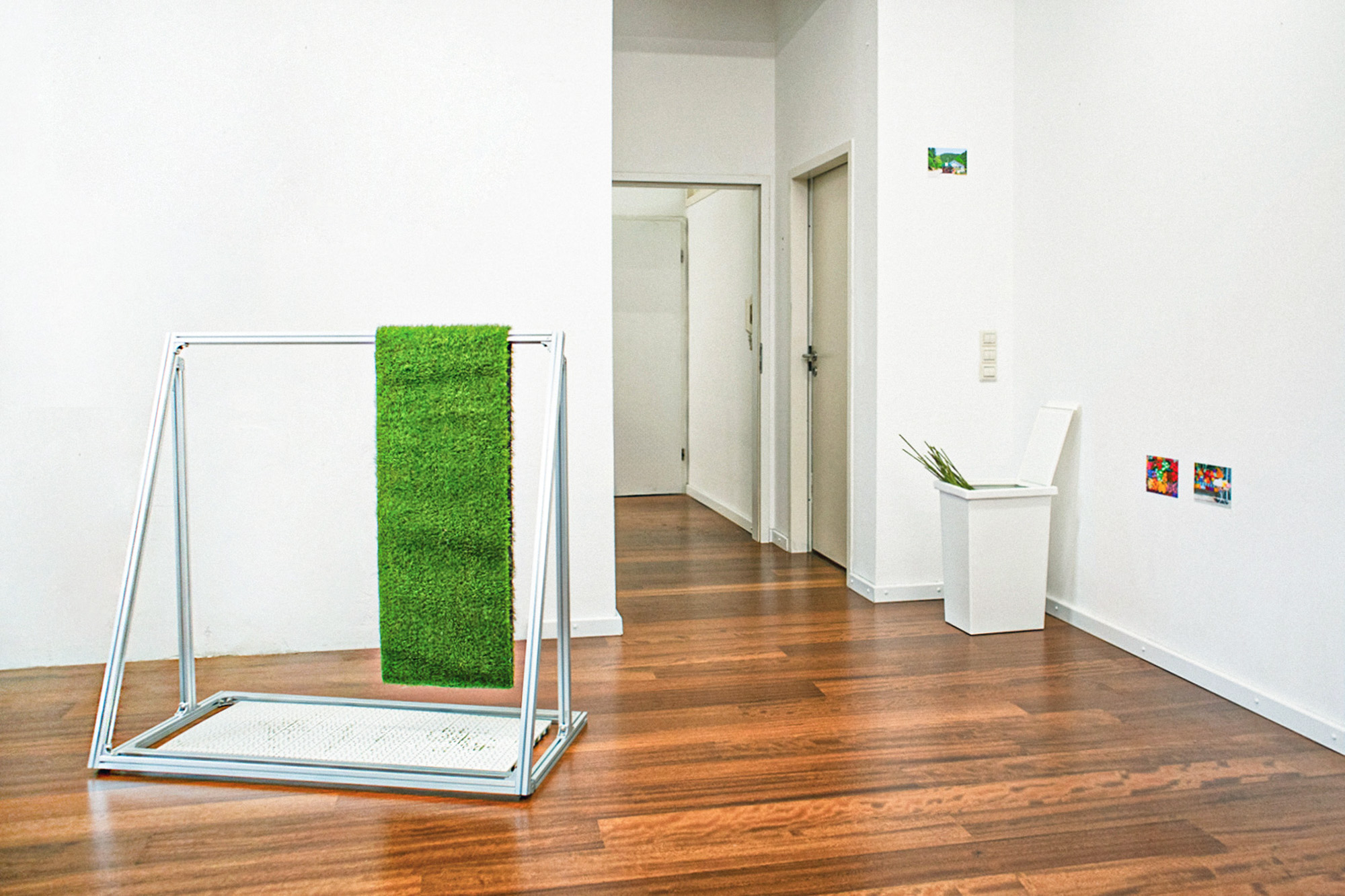 〈Grass Hanger〉, 〈꽃 사기〉